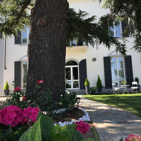 VILLA PRESTIGIO Bed&Breakfast Novi Ligure Exterior foto