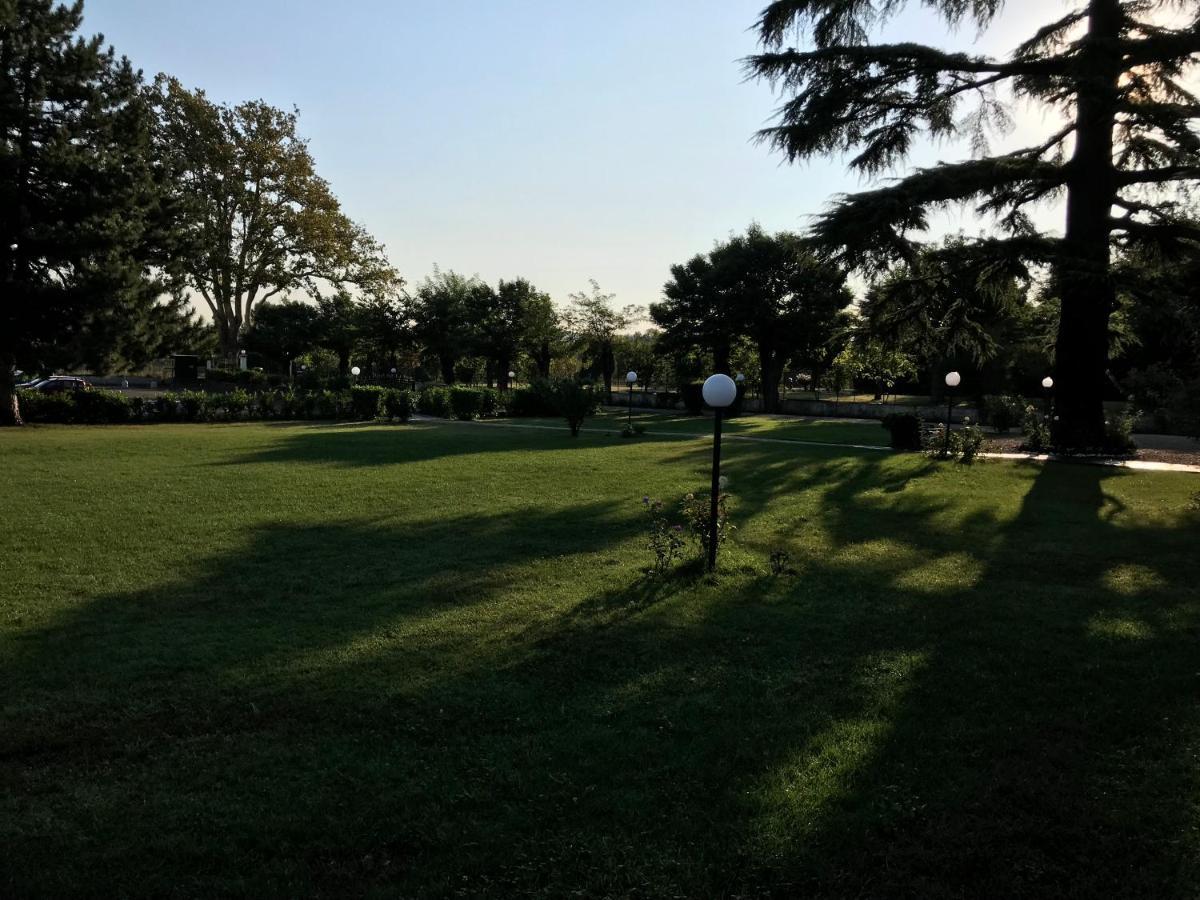 VILLA PRESTIGIO Bed&Breakfast Novi Ligure Exterior foto