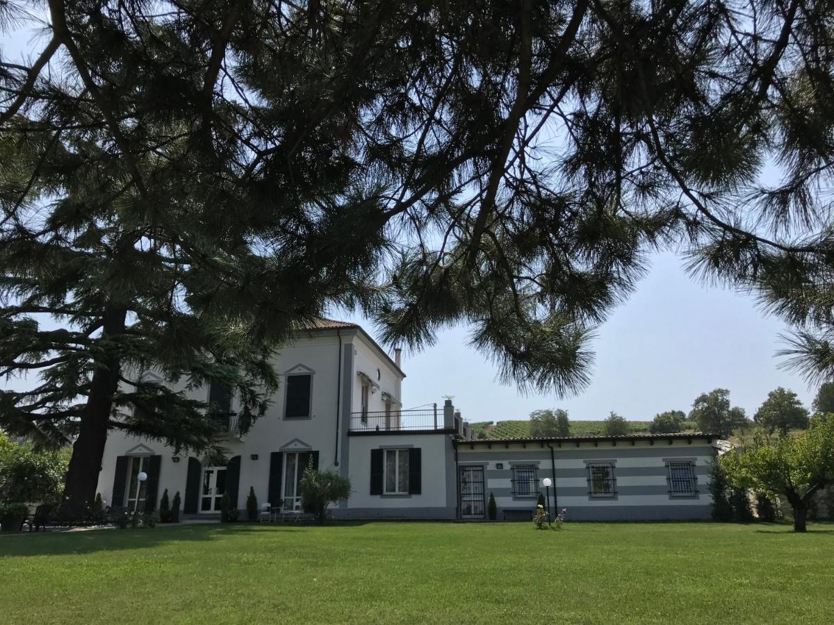 VILLA PRESTIGIO Bed&Breakfast Novi Ligure Exterior foto