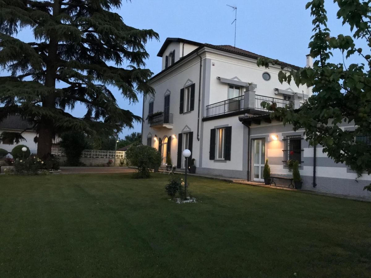 VILLA PRESTIGIO Bed&Breakfast Novi Ligure Exterior foto